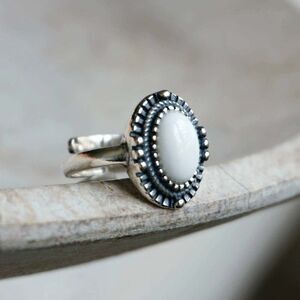 Boho Native American Radiant White Agate Statement Ring,‎ Sterling Silver, Gift